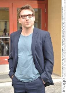 Berlin Premiere Treppe Aufwaerts Berlin Premiere Treppe Aufwarts Hanno Koffler Ankunft zur Berlin Premiere Treppe Aufwaerts im Kino Babylon in Berlin Mitte, 19.06.2016 Ankunft zur Berlin Premiere Treppe Aufwaerts im Kino Babylon in Berlin Mitte, 19.06.2016 19.06.2016 Foto: People Picture Ralf Mueller