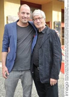 Berlin Premiere Treppe Aufwaerts Berlin Premiere Treppe Aufwarts Patrick Wolff, Christian Wolff Ankunft zur Berlin Premiere Treppe Aufwaerts im Kino Babylon in Berlin Mitte, 19.06.2016 Ankunft zur Berlin Premiere Treppe Aufwaerts im Kino Babylon in Berlin Mitte, 19.06.2016 19.06.2016 Foto: People Picture Ralf Mueller