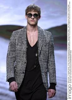Mailand Fashion Week - Daks Modenschau Milan Man s Fashion Week Spring Summer 2017. Daks Fashion Show Pictured  SimonaxChioccia