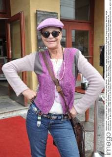 Berlin Premiere Treppe Aufwaerts Berlin Premiere Treppe Aufwarts Barbara Engel Ankunft zur Berlin Premiere Treppe Aufwaerts im Kino Babylon in Berlin Mitte, 19.06.2016 Ankunft zur Berlin Premiere Treppe Aufwaerts im Kino Babylon in Berlin Mitte, 19.06.2016 19.06.2016 Foto: People Picture Ralf Mueller