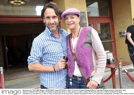 Berlin Premiere Treppe Aufwaerts Berlin Premiere Treppe Aufwarts Falk Willy-Wild, Barbara Engel Ankunft zur Berlin Premiere Treppe Aufwaerts im Kino Babylon in Berlin Mitte, 19.06.2016 Ankunft zur Berlin Premiere Treppe Aufwaerts im Kino Babylon in Berlin Mitte, 19.06.2016 19.06.2016 Foto: People Picture Ralf Mueller