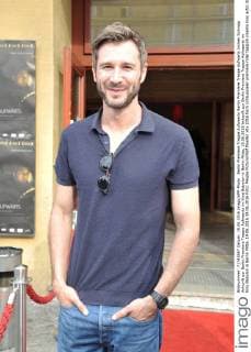 Berlin Premiere Treppe Aufwaerts Berlin Premiere Treppe Aufwarts Jochen Schropp Ankunft zur Berlin Premiere Treppe Aufwaerts im Kino Babylon in Berlin Mitte, 19.06.2016 Ankunft zur Berlin Premiere Treppe Aufwaerts im Kino Babylon in Berlin Mitte, 19.06.2016 19.06.2016 Foto: People Picture Ralf Mueller