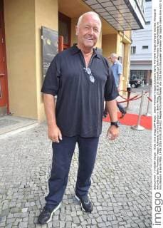 Berlin Premiere Treppe Aufwaerts Berlin Premiere Treppe Aufwarts Andreas Marquardt Ankunft zur Berlin Premiere Treppe Aufwaerts im Kino Babylon in Berlin Mitte, 19.06.2016 Ankunft zur Berlin Premiere Treppe Aufwaerts im Kino Babylon in Berlin Mitte, 19.06.2016 19.06.2016 Foto: People Picture Ralf Mueller