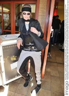 Berlin Premiere Treppe Aufwaerts Berlin Premiere Treppe Aufwarts Veruschka Graefin von Lehndorff, Model Ankunft zur Berlin Premiere Treppe Aufwaerts im Kino Babylon in Berlin Mitte, 19.06.2016 Ankunft zur Berlin Premiere Treppe Aufwaerts im Kino Babylon in Berlin Mitte, 19.06.2016 19.06.2016 Foto: People Picture Ralf Mueller