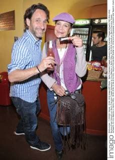 Berlin Premiere Treppe Aufwaerts Berlin Premiere Treppe Aufwarts Falk Willy-Wild, Barbara Engel Ankunft zur Berlin Premiere Treppe Aufwaerts im Kino Babylon in Berlin Mitte, 19.06.2016 Ankunft zur Berlin Premiere Treppe Aufwaerts im Kino Babylon in Berlin Mitte, 19.06.2016 19.06.2016 Foto: People Picture Ralf Mueller