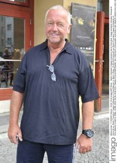 Berlin Premiere Treppe Aufwaerts Berlin Premiere Treppe Aufwarts Andreas Marquardt Ankunft zur Berlin Premiere Treppe Aufwaerts im Kino Babylon in Berlin Mitte, 19.06.2016 Ankunft zur Berlin Premiere Treppe Aufwaerts im Kino Babylon in Berlin Mitte, 19.06.2016 19.06.2016 Foto: People Picture Ralf Mueller