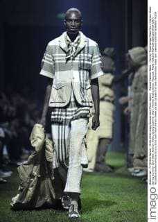 Mailand Fashion Week - Moncler Modenschau Milan Men s Fashion Week Spring Summer 2017 Milan Fashion Week, Spring Summer 2017. Moncler Fashionshow. Pictured: Model  RiccardoxGiordanoxFotosicki