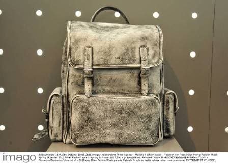 Mailand Fashion Week - Taschen von Tods Milan Men s Fashion Week Spring Summer 2017 Milan Fashion Week, Spring Summer 2017.Tod s presentations. Pictured: Model  RiccardoxGiordanoxFotosicki