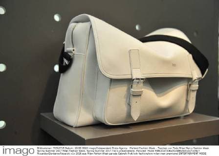 Mailand Fashion Week - Taschen von Tods Milan Men s Fashion Week Spring Summer 2017 Milan Fashion Week, Spring Summer 2017.Tod s presentations. Pictured: Model  RiccardoxGiordanoxFotosicki