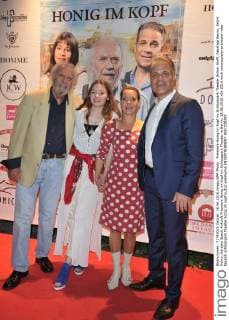 Premiere Honig im Kopf im Schlosspark Theater Achim Wolff, Nasstaja Revvo, Astrid Kohrs, Karsten Speck Ankunft Premiere Honig im Kopf im Schlosspark Theater in Berlin, 18.06.2016
