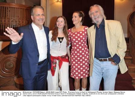 Premiere Honig im Kopf im Schlosspark Theater Karsten Speck, Natassja Revvo, Astrid Kohrs, Achim Wolff Ankunft Premiere Honig im Kopf im Schlosspark Theater in Berlin, 18.06.2016