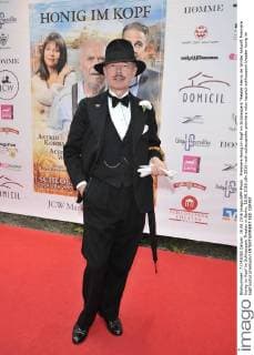 Premiere Honig im Kopf im Schlosspark Theater Henry de Winter Ankunft Premiere Honig im Kopf im Schlosspark Theater in Berlin, 18.06.2016