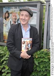 Premiere Honig im Kopf im Schlosspark Theater Santiago Ziesmer Ankunft Premiere Honig im Kopf im Schlosspark Theater in Berlin, 18.06.2016