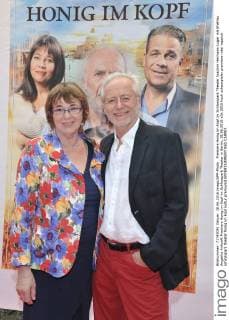 Premiere Honig im Kopf im Schlosspark Theater Joachim Hermann Luger mit Ehefrau Angelika Ankunft Premiere Honig im Kopf im Schlosspark Theater in Berlin, 18.06.2016