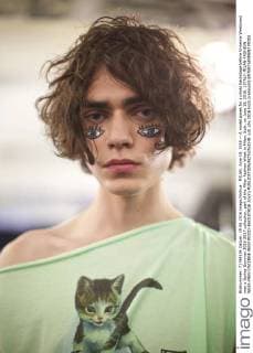 MILAN, June 19, 2016 -- A model poses for a photo backstage before Vivienne Westwood men s Spring-Summer 2016-2017 collection, part of the Milan Fashion Week in Milan, Italy, on June 19, 2016. ) ITALY-MILAN-FASHION WEEK-MEN-VIVIENNE WESTWOOD-BACKSTAGE JinxYu 