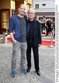 Patrick Wolff und sein Vater Christian Wolff bei der Treppe aufwärts Kino Premiere am 19.06.2016 in Berlin Treppe Aufwaerts Kinopremiere in Berlin, 2016 