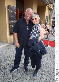 Andreas Marquardt und seine Ehefrau Marion bei der Treppe aufwärts Kino Premiere am 19.06.2016 in Berlin Treppe Aufwaerts Kinopremiere in Berlin, 2016 