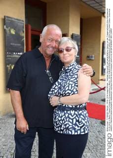 Andreas Marquardt und seine Ehefrau Marion bei der Treppe aufwärts Kino Premiere am 19.06.2016 in Berlin Treppe Aufwaerts Kinopremiere in Berlin, 2016 