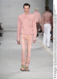 (160620) -- MILAN, June 20, 2016 -- A model presents a creation of Diesel Black Gold men s Spring-Summer 2016-2017 collection during the Milan Fashion Week in Milan, Italy, on June 20, 2016. ) ITALY-MILAN-FASHION WEEK-MEN-DIESEL BLACK GOLD JinxYu 