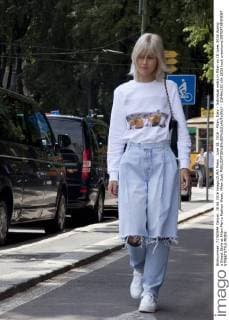 June 18, 2016 - Milan, Italy - Individual walks in Milan on 18 June, 2016 during a Street Style at Milan Men s Fashion Week. Milan Italy  - ZUMAn230