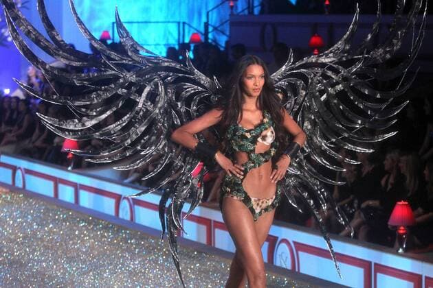 Nov. 10, 2010 - New York, New York, U.S. - November 10, 2010, Model LAIS RIBEIRO walks the runway at the 2010 Victoria s Secret Fashion Show held at the Lexington Armory. - ZUMAk03_