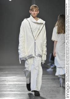 Mailand Men s Fashion Week - Strateas Carlucci Modenschau Milan Men s Fashion Week Spring Summer 2017 Milan Fashion Week, Spring Summer 2017.Strateas Carlucci fashion show. Pictured: model  RiccardoxGiordanoxFotosicki