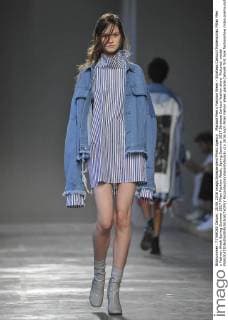 Mailand Men s Fashion Week - Strateas Carlucci Modenschau Milan Men s Fashion Week Spring Summer 2017 Milan Fashion Week, Spring Summer 2017.Strateas Carlucci fashion show. Pictured: model  RiccardoxGiordanoxFotosicki