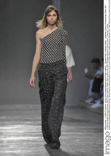Mailand Men s Fashion Week - Strateas Carlucci Modenschau Milan Men s Fashion Week Spring Summer 2017 Milan Fashion Week, Spring Summer 2017.Strateas Carlucci fashion show. Pictured: model  RiccardoxGiordanoxFotosicki