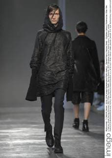 Mailand Men s Fashion Week - Strateas Carlucci Modenschau Milan Men s Fashion Week Spring Summer 2017 Milan Fashion Week, Spring Summer 2017.Strateas Carlucci fashion show. Pictured: model  RiccardoxGiordanoxFotosicki
