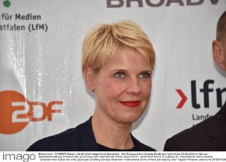 Die Schauspielerin Cordula Stratmann kommt am 20.06.2016 in Köln zur Abendveranstaltung anlässich der Jurysitzung zum international Emmy Award 2016 - Semi-Final Round of Judging der International Emmy Awards -