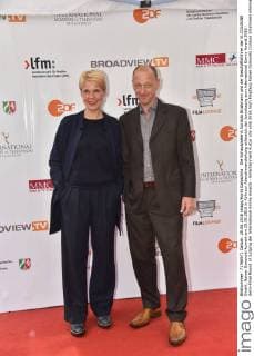 Die Schauspielerin Cordula Stratmann und der Geschäftsführer der lit.COLOGNE GmbH, Rainer Osnowski kommt am 20.06.2016 in Köln zur Abendveranstaltung anlässich der Jurysitzung zum international Emmy Award 2016 - Semi-Final Round of Judging der International Emmy Awards -