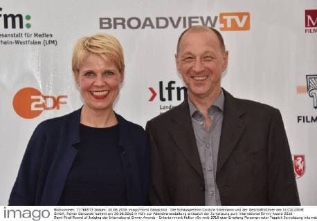 Die Schauspielerin Cordula Stratmann und der Geschäftsführer der lit.COLOGNE GmbH, Rainer Osnowski kommt am 20.06.2016 in Köln zur Abendveranstaltung anlässich der Jurysitzung zum international Emmy Award 2016 - Semi-Final Round of Judging der International Emmy Awards -