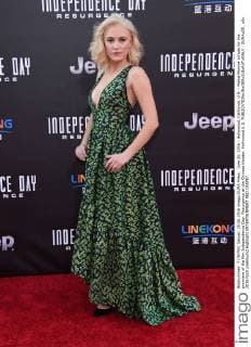 June 20, 2016 - Hollywood, California, U.S. - Maika Monroe arrives for the premiere of the film Independence Day: Resurgence at the Chinese theater. Hollywood U.S. - ZUMAo05_