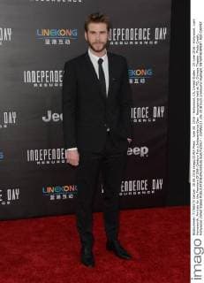 June 20, 2016 - Hollywood, CA, United States - 20 June 2016 - Hollywood. Liam Hemsworth. Arrivals for the Premiere Of 20th Century Fox s Independence Day: Resurgence held at TCL Chinese Theater. Photo Credit: Hollywood United States - ZUMAa123