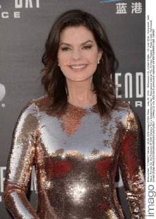 June 20, 2016 - Hollywood, CA, United States - 20 June 2016 - Hollywood. Sela Ward. Arrivals for the Premiere Of 20th Century Fox s Independence Day: Resurgence held at TCL Chinese Theater. Photo Credit: Hollywood United States - ZUMAa123