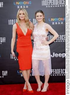 Joey King und ihre Schwester Hunter King bei der Independence Day: Resurgence KIno Premiere am 20.06.2016 in Hollywood, Los Angeles Independence Day: Resurgence Kinopremiere in Hollywood, Los Angeles, 2016 