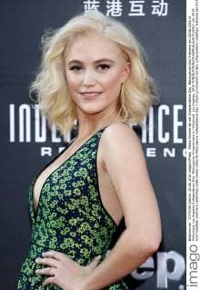Maika Monroe bei der Independence Day: Resurgence KIno Premiere am 20.06.2016 in Hollywood, Los Angeles Independence Day: Resurgence Kinopremiere in Hollywood, Los Angeles, 2016 