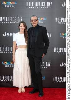 LOS ANGELES - JUN 20: Emilie Livingston, Jeff Goldblum at the Independence Day: Resurgence LA Premiere at the TCL Chinese Theater IMAX on June 20, 2016 in Los Angeles, CA  KathyxHutchins