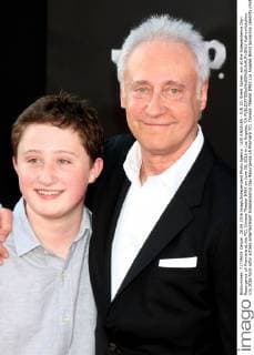 LOS ANGELES - JUN 20: Brent Spiner_son at the Independence Day: Resurgence LA Premiere at the TCL Chinese Theater IMAX on June 20, 2016 in Los Angeles, CA  KathyxHutchins