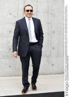 Milan Man s Fashion Week Spring Summer 2017. Giorgio Armani Arrivals Pictured Kevin Spacey  SimonaxChioccia