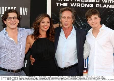 LOS ANGELES - JUN 20: Sam Fichtner, Kymberly Kalil, William Fichtner, Vangel Fichtner at the Independence Day: Resurgence LA Premiere at the TCL Chinese Theater IMAX on June 20, 2016 in Los Angeles, CA  KathyxHutchins