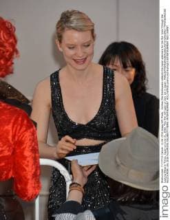 Actress Mia Wasikowska attends the Japan premiere for the film Alice Through the Looking Glass in Tokyo, Japan on June 21, 2016. This film will open on July 1st in Japan.  TKP2016062102 KEIZOxMORI