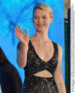Actress Mia Wasikowska attends the Japan premiere for the film Alice Through the Looking Glass in Tokyo, Japan on June 21, 2016. This film will open on July 1st in Japan.  TKP2016062131 KEIZOxMORI