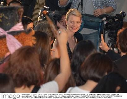 Actress Mia Wasikowska attends the Japan premiere for the film Alice Through the Looking Glass in Tokyo, Japan on June 21, 2016. This film will open on July 1st in Japan.  TKP2016062101 KEIZOxMORI
