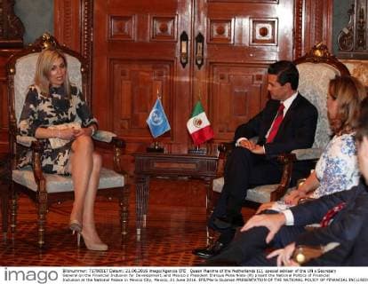 Queen Maxima of the Netherlands (L), special adviser of the UN s Secretary General on the Financial Inclusion for Development, and Mexico s President Enrique Pena Nieto (R) presnt the National Politics of Financial Inclusion at the National Palace in Mexico City, Mexico, 21 June 2016. EFE Mario Guzman PRESENTATION OF THE NATIONAL POLICY OF FINANCIAL INCLUSION !ACHTUNG: NUR REDAKTIONELLE NUTZUNG!  MEX004 20160621-636021480677784782