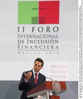 Mexican Presiden Enrique Pena Nieto presents the National Politics of Financial Inclusion at the National Palace in Mexico City, Mexico, 21 June 2016. EFE Mario Guzman PRESENTATION OF THE NATIONAL POLICY OF FINANCIAL INCLUSION !ACHTUNG: NUR REDAKTIONELLE NUTZUNG!  MEX006 20160622-636021508286058004