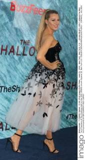 June 21, 2016 - New York, New York, U.S. - Actress BLAKE LIVELY attends the New York Premiere of The Shallows held at the AMC LOEWS Lincoln Square 13. New York U.S. - ZUMAk03_