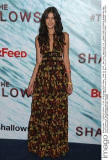 June 21, 2016 - New York, New York, U.S. - Model THAIS OLIVEIRA attends the New York Premiere of The Shallows held at the AMC LOEWS Lincoln Square 13. New York U.S. - ZUMAk03_