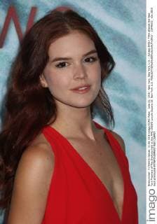 June 21, 2016 - New York, New York, U.S. - Actress EMILY TYRA attends the New York Premiere of The Shallows held at the AMC LOEWS Lincoln Square 13. New York U.S. - ZUMAk03_