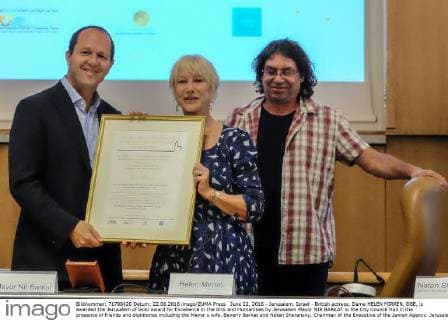 June 22, 2016 - Jerusalem, Israel - British actress, Dame HELEN MIRREN, DBE, is awarded the Jerusalem of Gold Award for Excellence in the Arts and Humanities by Jerusalem Mayor NIR BARKAT in the City Council Hall in the presence of friends and dignitaries including the Mayor s wife, Beverly Barkat and Natan Sharansky, Chairman of the Executive of the Jewish Agency. Jerusalem Israel - ZUMAa126